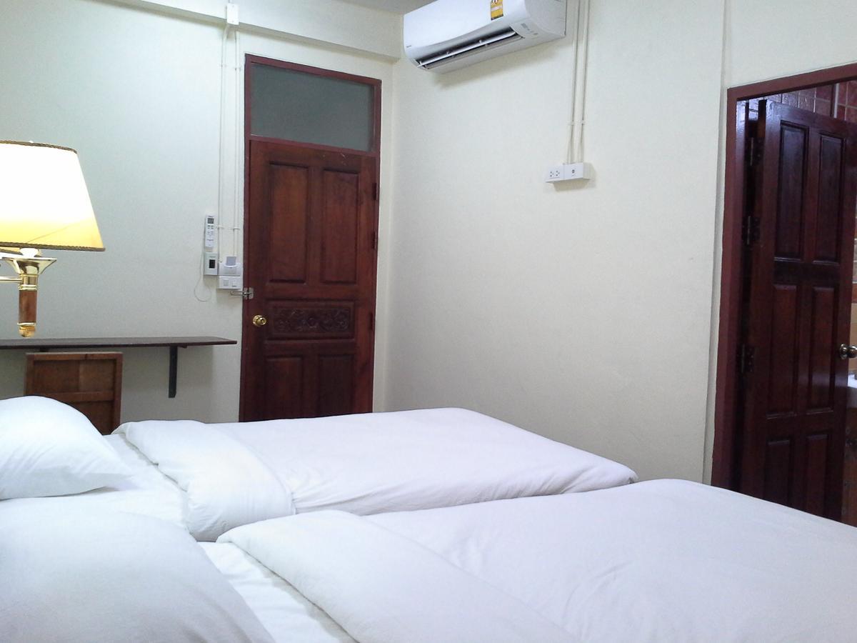 Bc Guesthouse Banglamphu Bangkok Luaran gambar