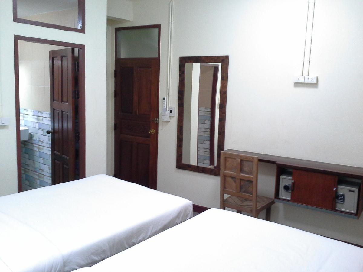 Bc Guesthouse Banglamphu Bangkok Luaran gambar