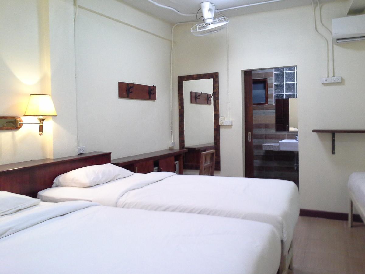 Bc Guesthouse Banglamphu Bangkok Luaran gambar