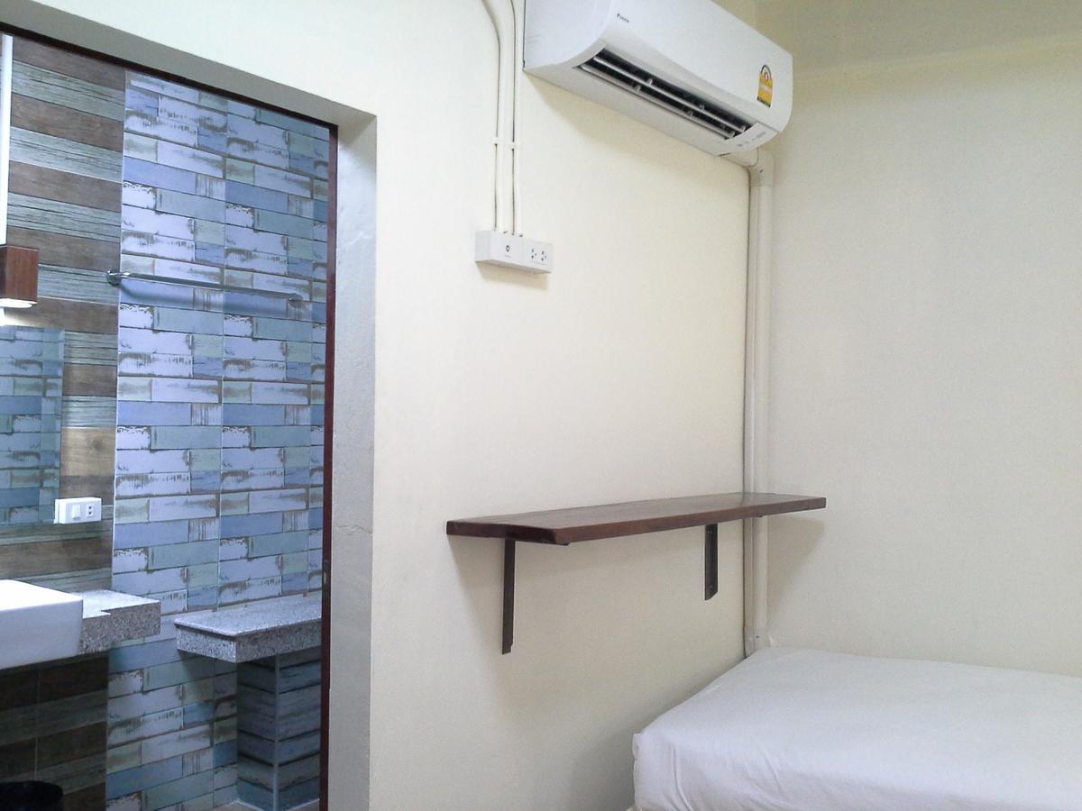 Bc Guesthouse Banglamphu Bangkok Luaran gambar